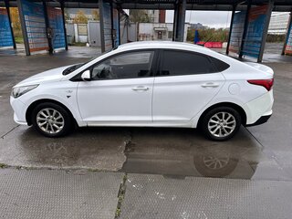 2021 Hyundai Solaris II Рестайлинг, белый, 720000 рублей, вид 4