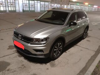 2019 Volkswagen Tiguan II, серебристый, 2500000 рублей, вид 1