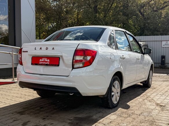 2023 Lada (ВАЗ) Granta I Рестайлинг, белый, 529000 рублей - вид 2