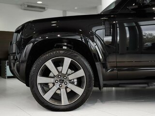 2026 Land Rover Defender 110 II, чёрный, 16400000 рублей, вид 5