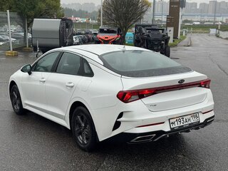 2021 Kia K5 III, белый, 2490000 рублей, вид 5