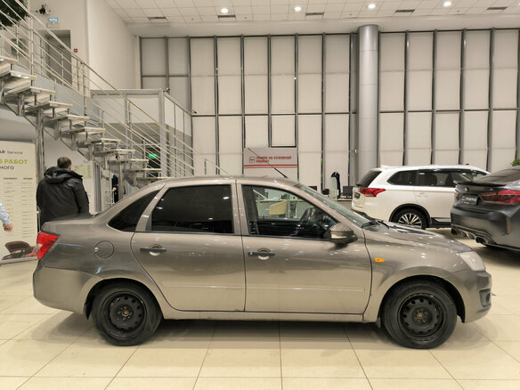 2015 Lada (ВАЗ) Granta I, коричневый, 350000 рублей - вид 3