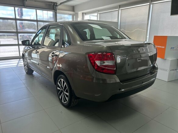 2026 Lada (ВАЗ) Granta I Рестайлинг, коричневый, 1230000 рублей - вид 1