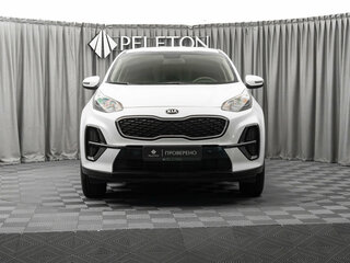 2018 Kia Sportage IV Рестайлинг, белый, 1650000 рублей, вид 3