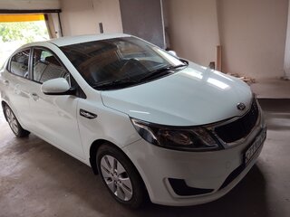 2014 Kia Rio III, белый, 900000 рублей, вид 2