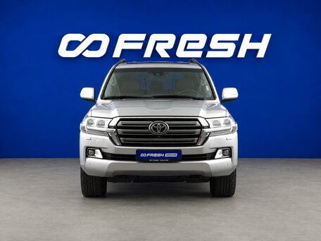 2016 Toyota Land Cruiser 200 Series Рестайлинг 2, серебристый, 4599321 рублей, вид 3