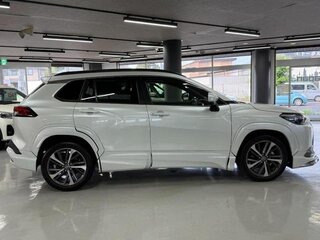 2023 Toyota Corolla Cross I, белый, 1800000 рублей, вид 4