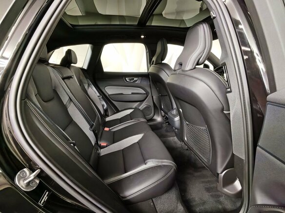 2025 Volvo XC60 II Рестайлинг 2, чёрный, 6395150 рублей - вид 15