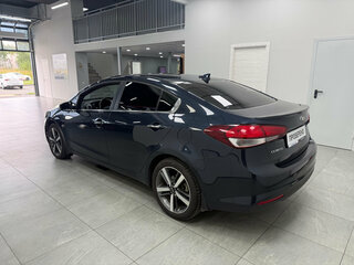 2018 Kia Cerato III Рестайлинг (Classic), синий, 1350000 рублей, вид 4