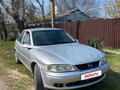 1999 Opel Vectra B, серебристый, 100000 рублей - вид 1