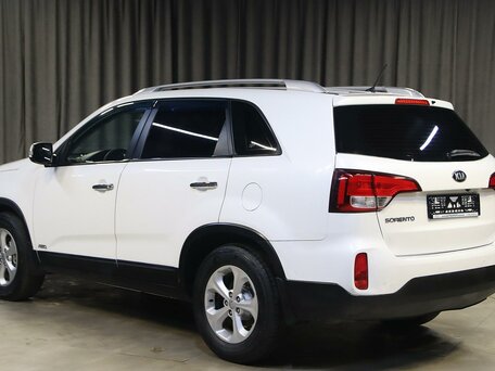 2013 Kia Sorento II Рестайлинг, белый, 1249000 рублей, вид 4