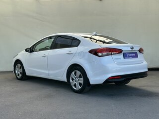 2017 Kia Cerato III Рестайлинг (Classic), белый, 1370000 рублей, вид 5