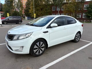 2012 Kia Rio 4-speed III, белый, 870000 рублей, вид 1