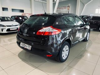 2014 Renault Megane III Рестайлинг, коричневый, 757000 рублей, вид 5