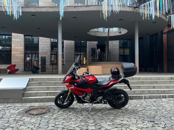 2015 BMW S 1000 XR, красный, 820000 рублей - вид 2