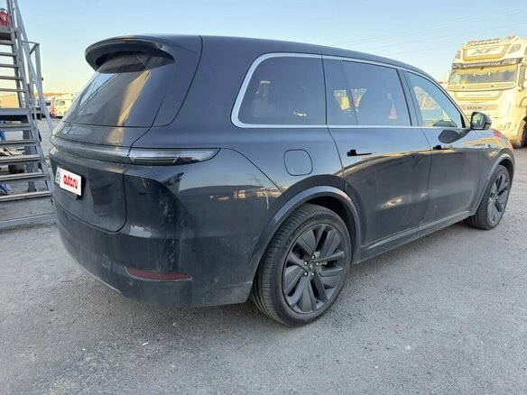 2023 Li Auto (Lixiang) L9 44.5 kWh I, чёрный, 6300000 рублей - вид 2