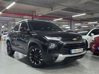 2022 Chevrolet TrailBlazer III, чёрный, 1500000 рублей, вид 2