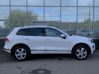 2017 Volkswagen Touareg II Рестайлинг, белый, 3249000 рублей, вид 5