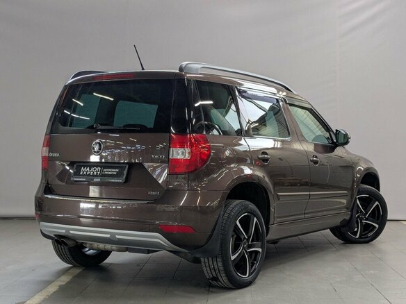 2016 Skoda Yeti I Рестайлинг, коричневый, 1685000 рублей - вид 14