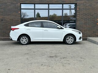 2019 Hyundai Solaris II, белый, 1349000 рублей, вид 5