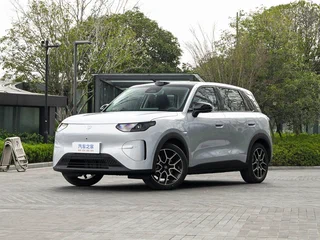 2026 Leapmotor A10 53 kWh, серебристый, 2190000 рублей, вид 3