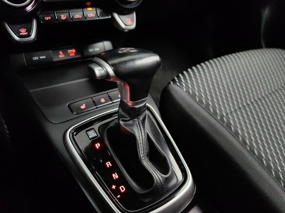 2017 Kia Rio IV, серебристый, 1099000 рублей - вид 16