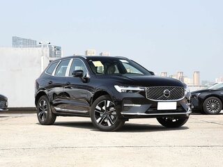 2025 Volvo XC60 II Рестайлинг 2, чёрный, 6105003 рублей, вид 3