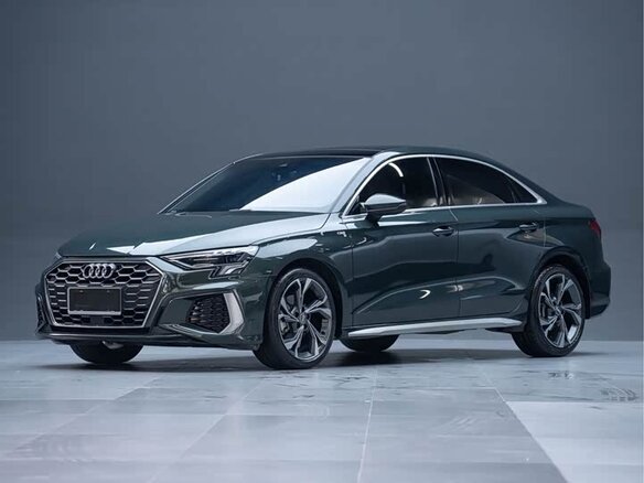 2023 Audi A3 35 TFSI IV (8Y), зелёный, 2139600 рублей