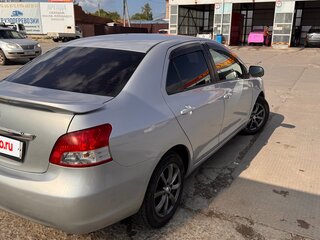 2005 Toyota Belta I, серый, 440000 рублей, вид 4
