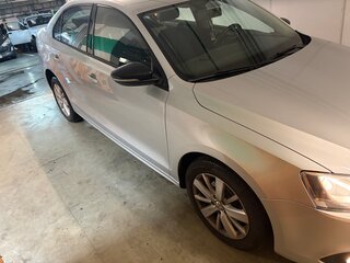 2013 Volkswagen Jetta VI, серебристый, 950000 рублей, вид 2