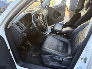 2011 Volkswagen Tiguan I Рестайлинг, белый, 1350000 рублей, вид 4