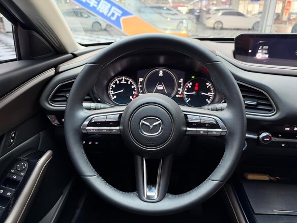 2023 Mazda CX-30 I, красный, 1608000 рублей - вид 8