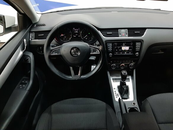2015 Skoda Octavia III (A7), белый, 1260000 рублей - вид 13
