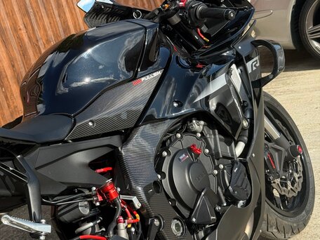 2024 Yamaha YZF-R1, чёрный, 2650000 рублей, вид 4