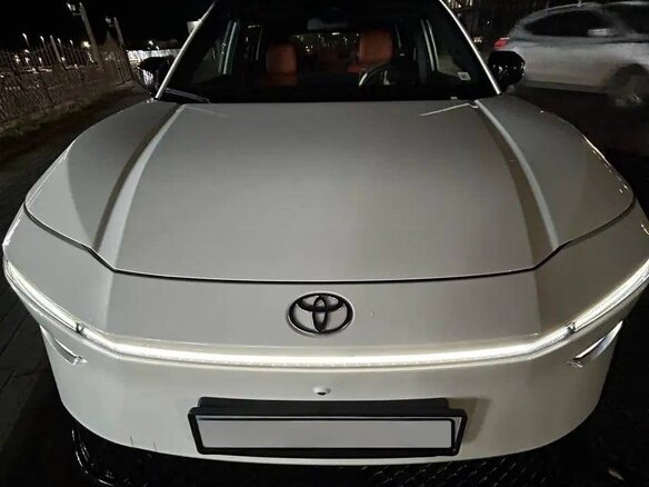 2026 Toyota bZ3X 58.3 kWh, белый, 2930000 рублей - вид 3