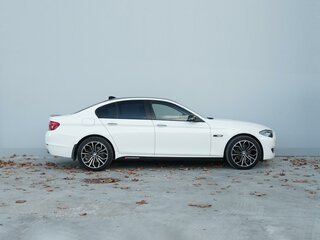 2012 BMW 5 серии 520i VI (F10/F11/F07), белый, 1499000 рублей, вид 5