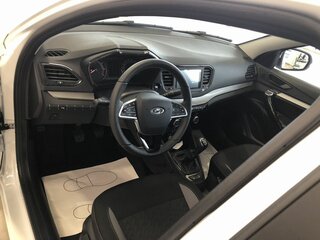 2026 Lada (ВАЗ) Vesta I Рестайлинг (NG), белый, 1785000 рублей, вид 3