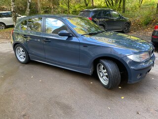2005 BMW 1 серии 116i I (E81/E82/E87/E88), серый, 700000 рублей, вид 2