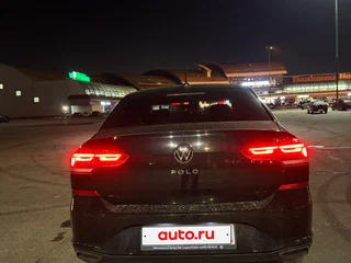 2022 Volkswagen Polo VI, чёрный, 1910000 рублей, вид 1