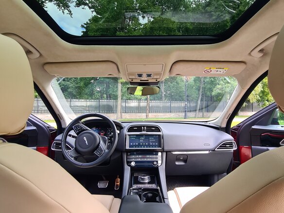 2019 Jaguar F-Pace I, красный, 3790000 рублей - вид 13