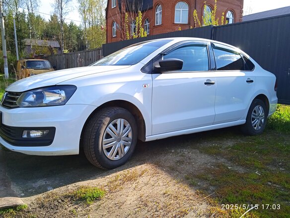 2018 Volkswagen Polo V Рестайлинг, белый - вид 1