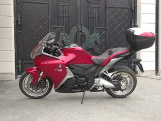 2010 Honda VFR 1200, пурпурный, 800000 рублей, вид 1