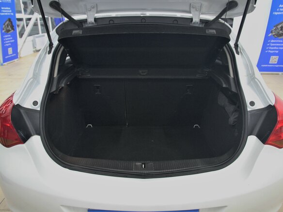 2010 Opel Astra J, белый - вид 13