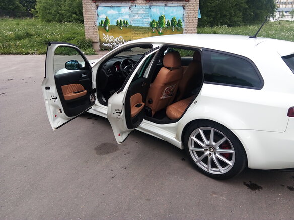 2008 Alfa Romeo 159, белый - вид 6
