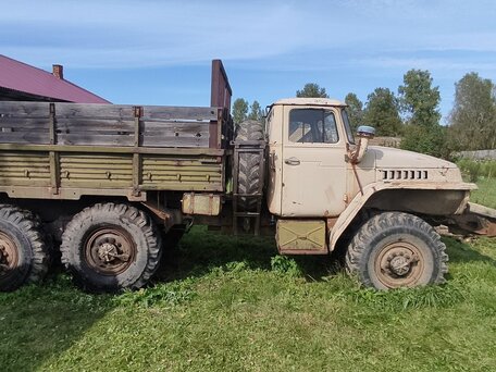1985 Урал 5557, зелёный, 800000 рублей, вид 4