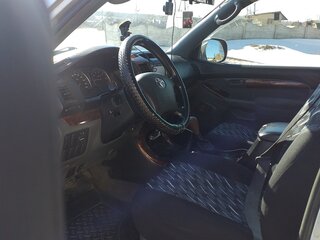 2007 Toyota Land Cruiser Prado 120 Series Рестайлинг, серебристый, 2200000 рублей, вид 4