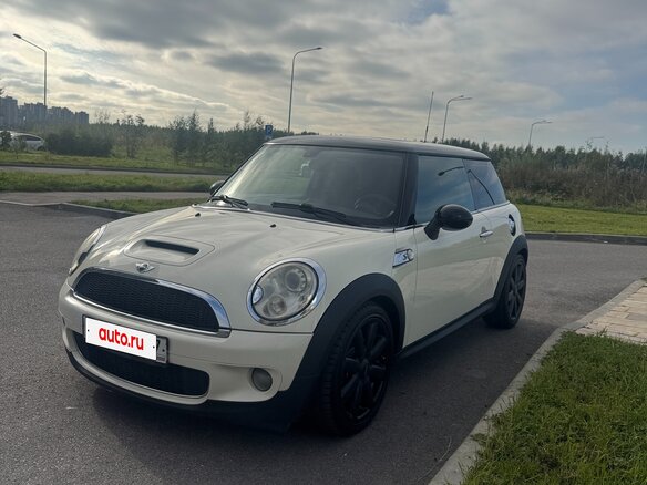 2008 Mini Hatch Cooper S II (R56), белый, 900000 рублей