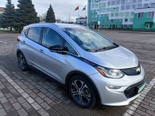 2017 Chevrolet Bolt I, серебристый, 1500000 рублей, вид 2