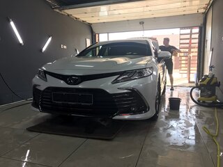 2022 Toyota Camry VIII (XV70) Рестайлинг, белый, 5450000 рублей, вид 2