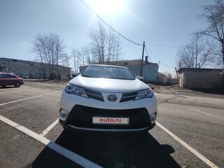 2013 Toyota RAV4 IV (XA40), белый, 2000000 рублей, вид 2
